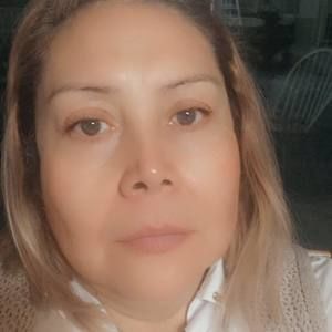 Meet your Posher, Esmeralda m